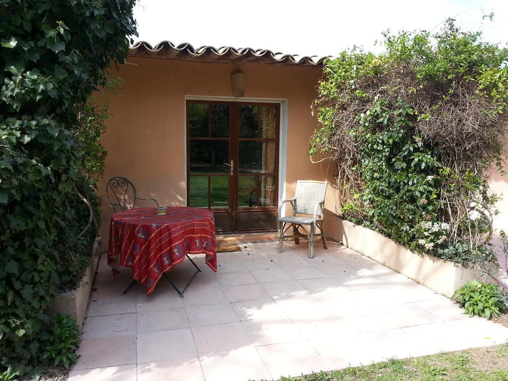 Mas La Provence Bed & Breakfast L'Isle-sur-la-Sorgue Room photo