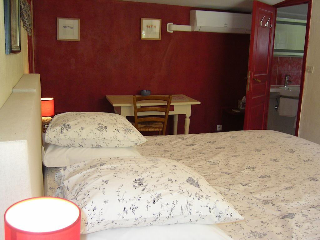 Mas La Provence Bed & Breakfast L'Isle-sur-la-Sorgue Room photo