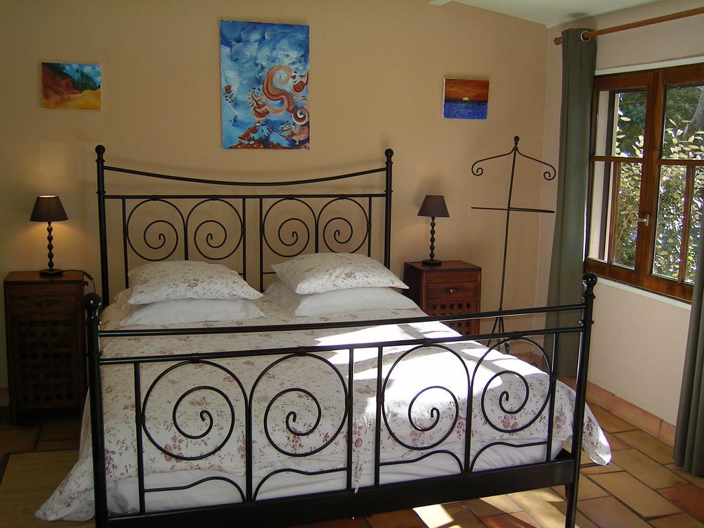 Mas La Provence Bed & Breakfast L'Isle-sur-la-Sorgue Room photo