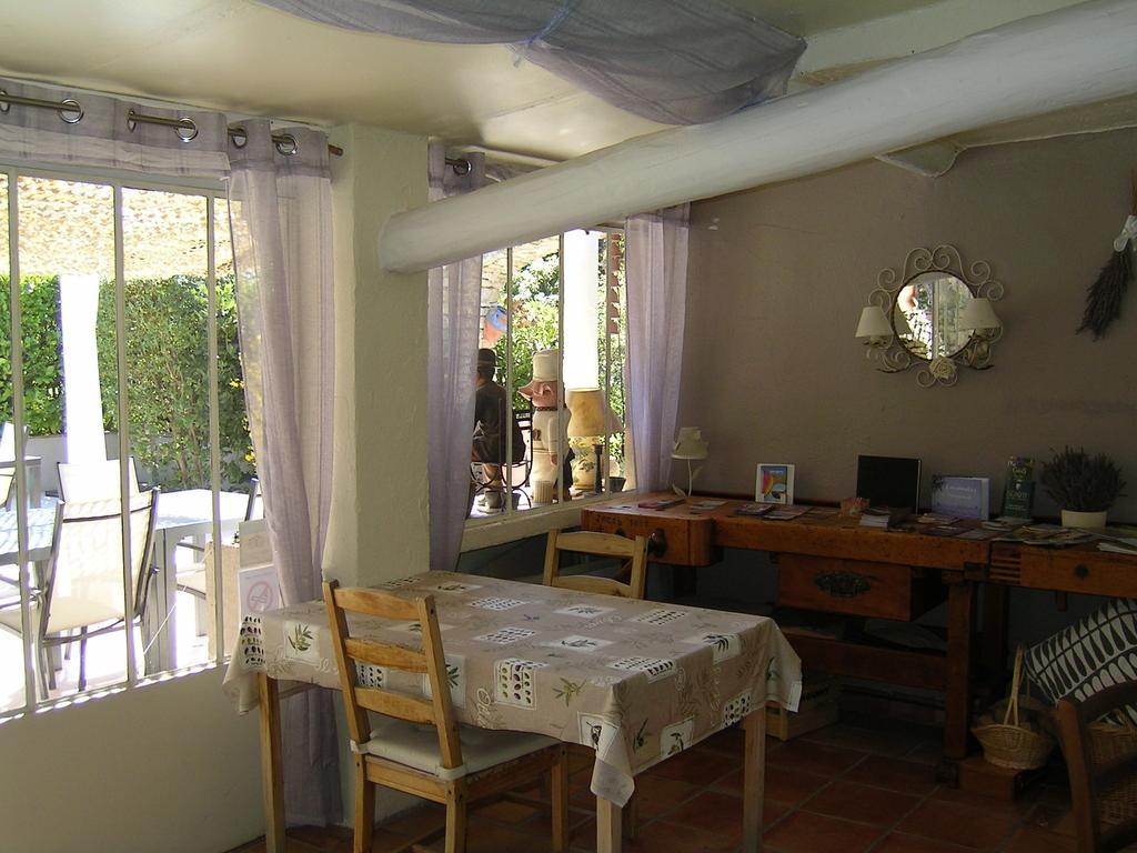 Mas La Provence Bed & Breakfast L'Isle-sur-la-Sorgue Exterior photo