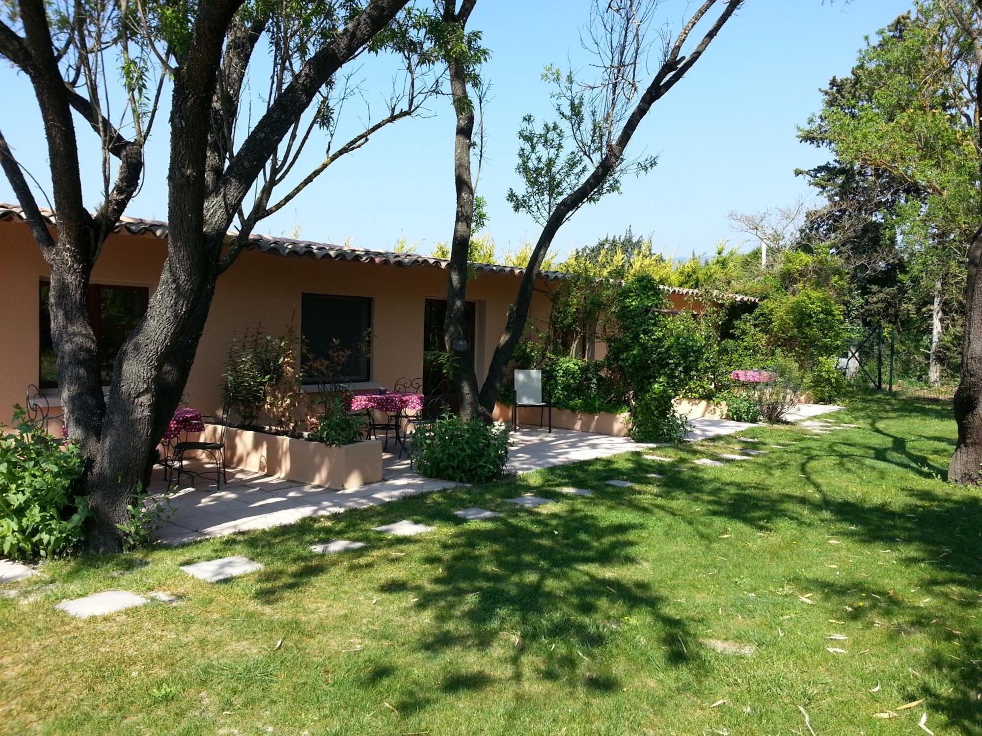 Mas La Provence Bed & Breakfast L'Isle-sur-la-Sorgue Exterior photo
