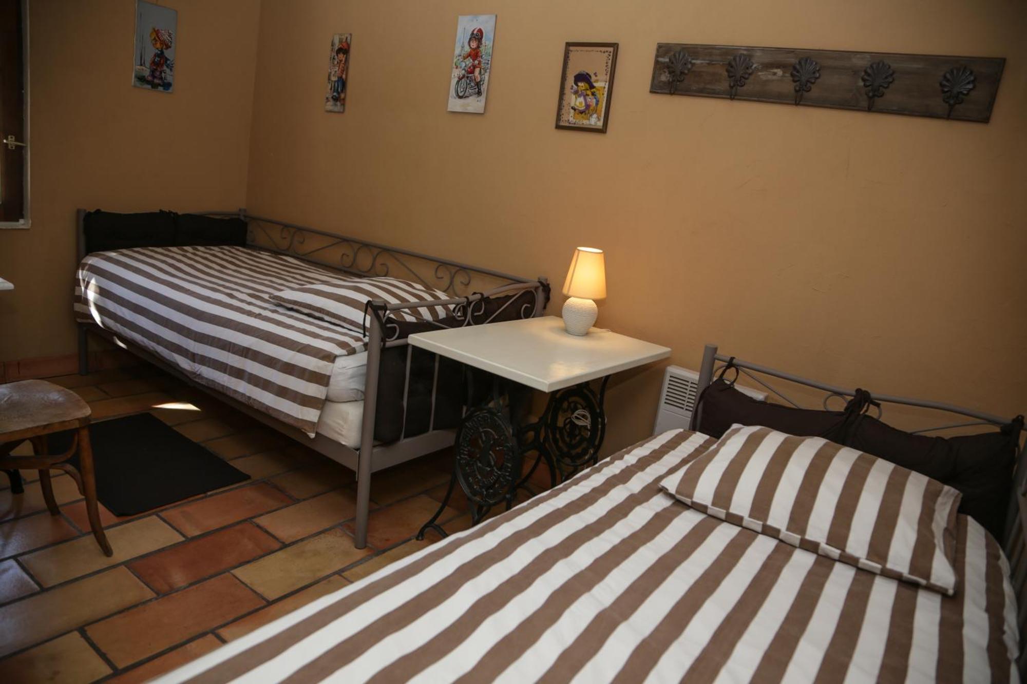 Mas La Provence Bed & Breakfast L'Isle-sur-la-Sorgue Room photo