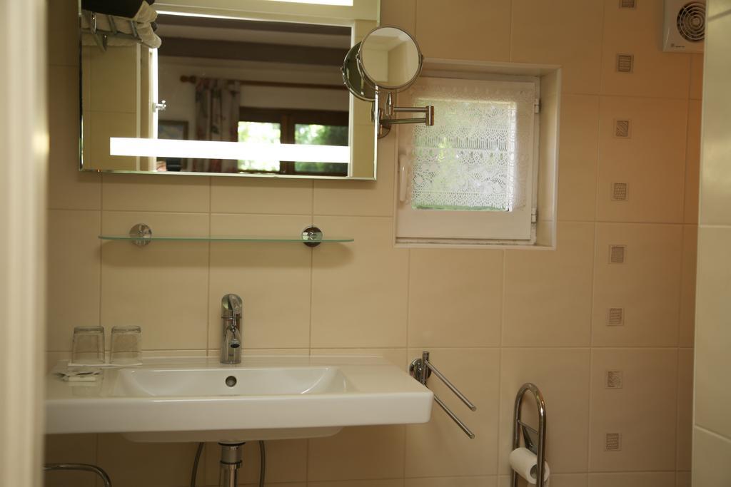 Mas La Provence Bed & Breakfast L'Isle-sur-la-Sorgue Exterior photo