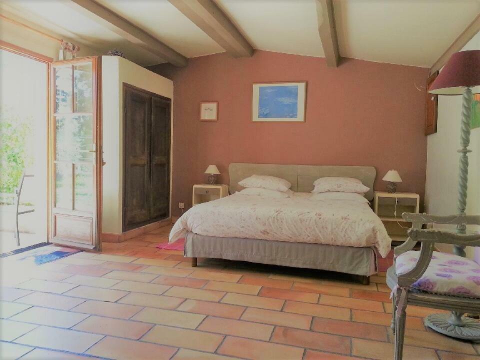 Mas La Provence Bed & Breakfast L'Isle-sur-la-Sorgue Room photo